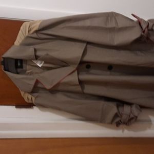 Akira Mademoiselle Pleated Trench XL fits like a Large